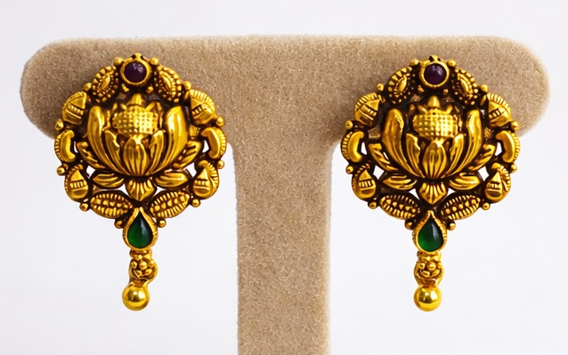 Antique Stud 027